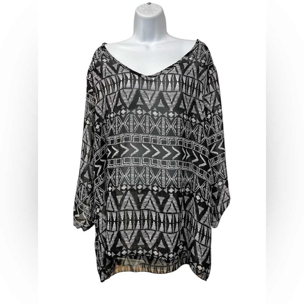 Free Kisses semi-sheer blouse size 2X
